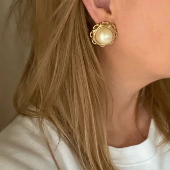 Vintage YSL Yves Saint Laurent Gold Pearl Earrings - Picture 5 of 17